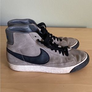 Men’s Nike Blazer Sneakers size 7